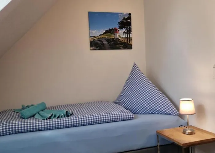 Апартаменты Hus Strandgut Хиддензе