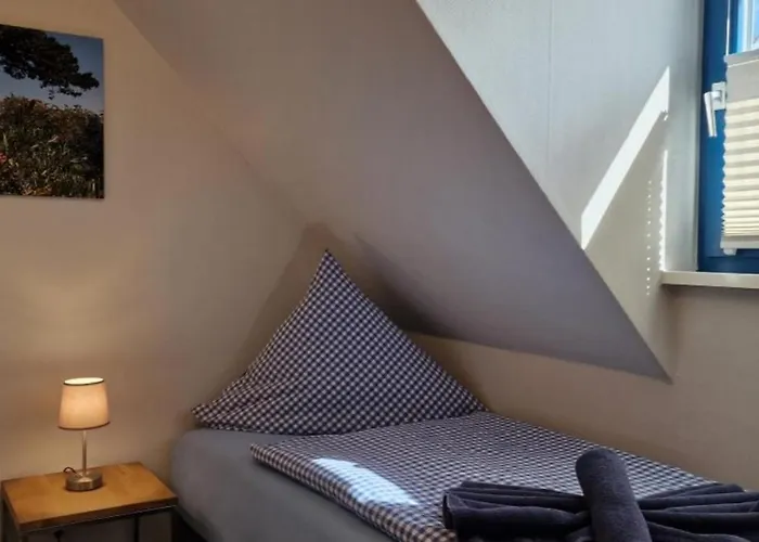 Апартаменты Hus Strandgut *